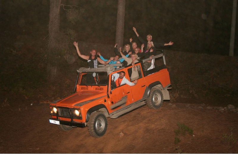 Alanya Night Safari: Jeep Macerası, Tekne Turu ve Dimçayı'nda Türk Gecesi